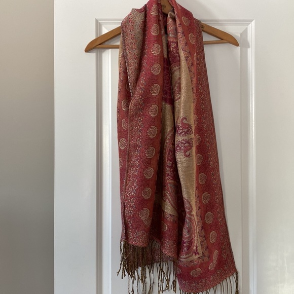 Red, Gold, Silver Pashmina Wrap/ Stole w Tassel Fringe, Roses & Paisley Print - Picture 12 of 14